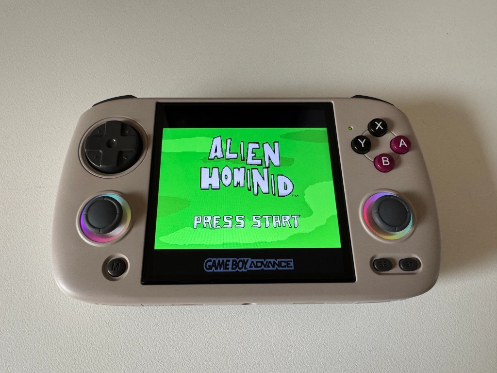 Anbernic RG CubeXX Game Boy Advance Alien Hominid