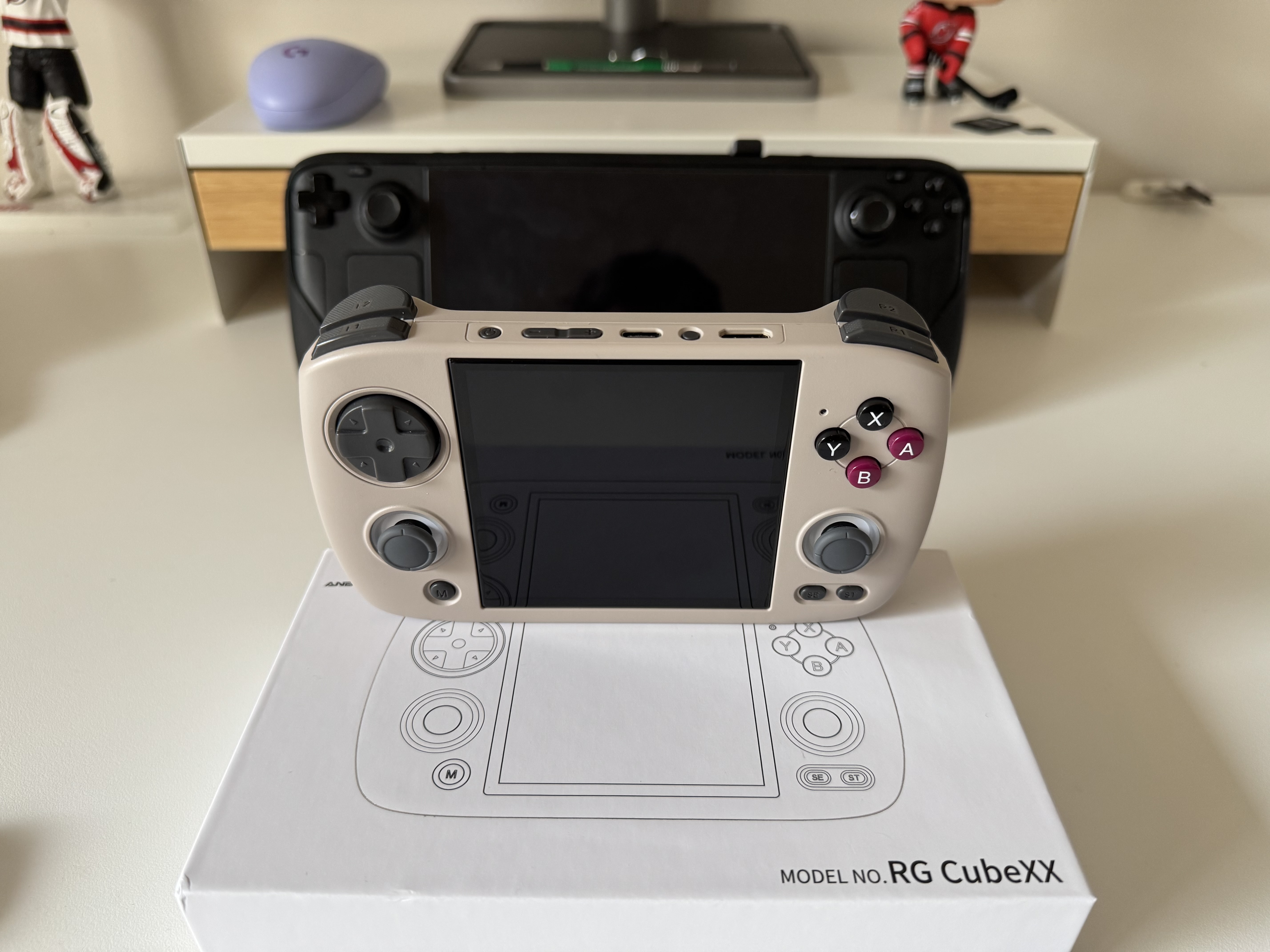 Anbernic RG CubeXX: A Retro Handheld Review – Dad with a Deck